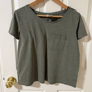 Vintage H&M Divided Basic Green Cropped Boxy Pocket Tshirt in M